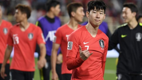 South Korea's forward Heung-min Son reacts after winning the 2019 AFC Asian Cup group C football match between South Korea and China at the al-Nahyan Stadium in Abu Dhabi on January 16, 2019.
Khaled DESOUKI / AFP