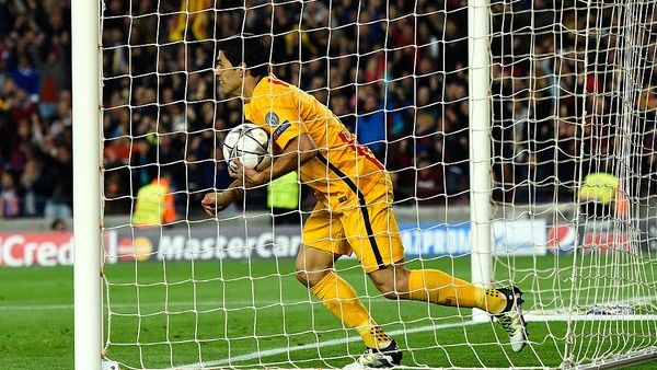 سواريز يقود البارسا للفوز