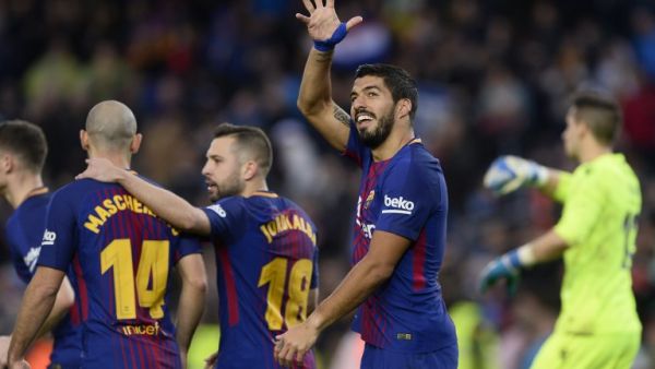 سواريز يلوح بيده ضاحكاً