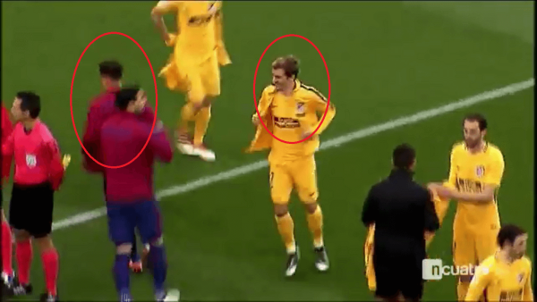 غريزمان في حديث ودي مع سواريز