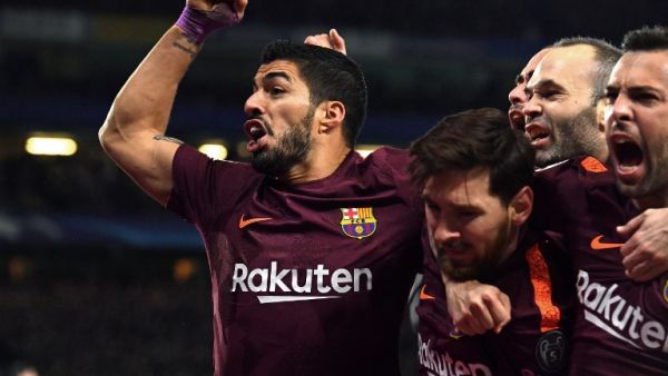 لاعبو برشلونة يحتفلون بهدف ميسي