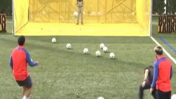 ميسي وسواريز خلال التحدي