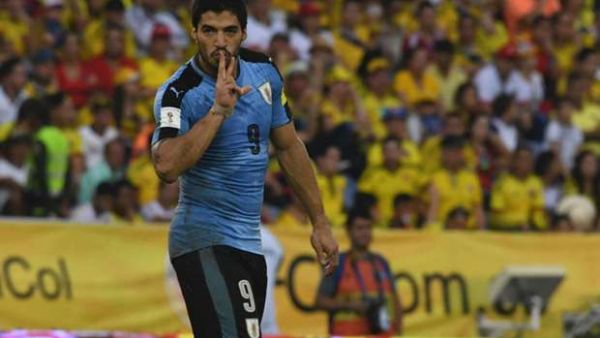 سواريز يحتفل بهدفه