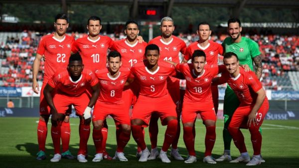 منتخب سويسرا يسعى للإطاحة بغريمه السويدي
