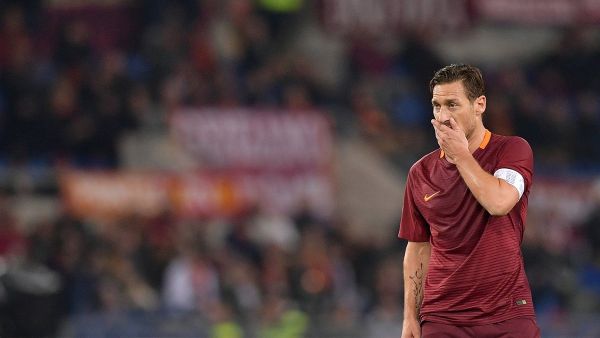 المخضرم توتي يسجل هدف فوز روما في الرمق الأخير