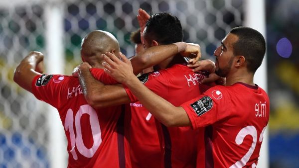 Tunisia's players celebrate their fourth goal during the 2017 Africa Cup of Nations group A football match between Zimbabwe and Tunisia at the Stade de l'Amitie Sino-Gabonaise in Libreville on January 23, 2017.
GABRIEL BOUYS / AFP