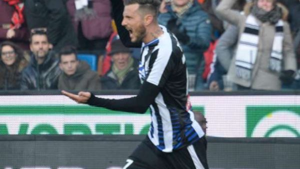 تيريو يحتفل بهدفه