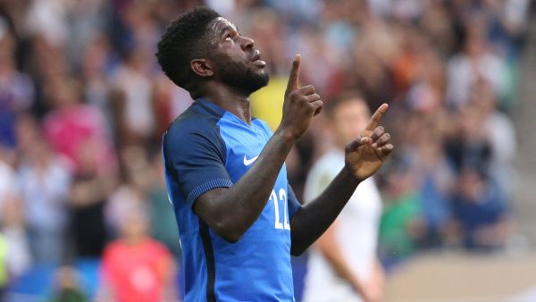 أومتيتي يحتفل بهدفه