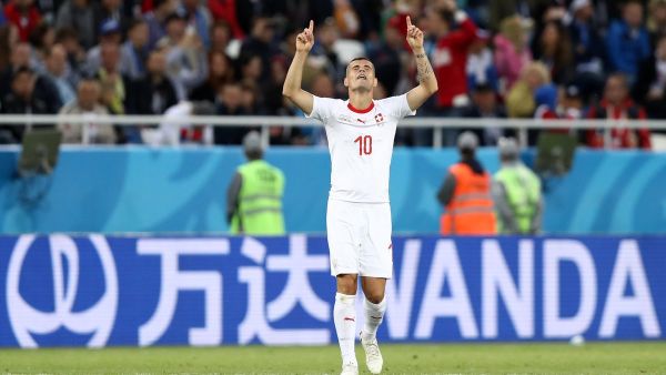 تشاكا يحتفل بهدفه