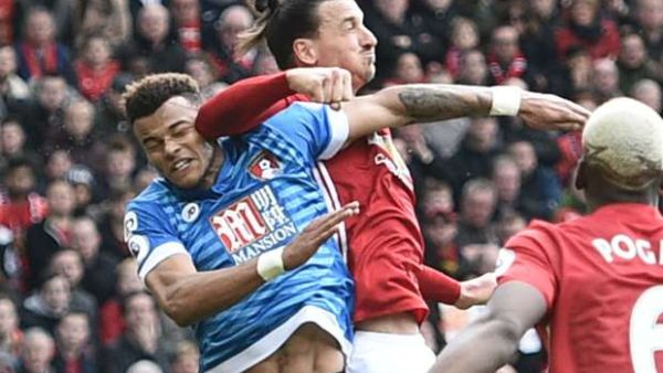 إبراهيموفيتش يعتدي بكوعه على مينغس