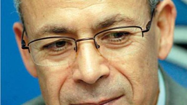 برهان غليون رئيس قسم دراسات الشرق الأوسط في جامعة السوربون في باريس 