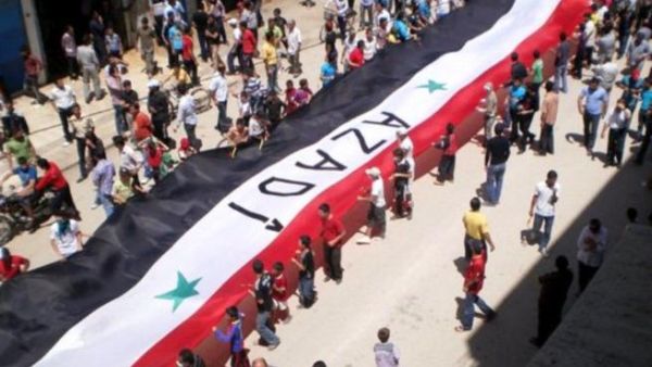 تظاهرات تطالب الرئيس بشار الأسد بالتنحي، وتندد بالقمع الدموي للتظاهرات السلمية