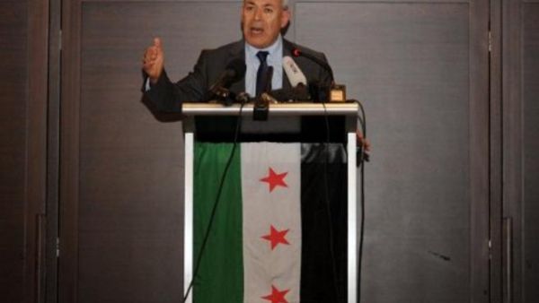 برهان غليون يتحدث خلال مؤتمر اصدقاء الشعب السوري المنعقد في اسطنبول