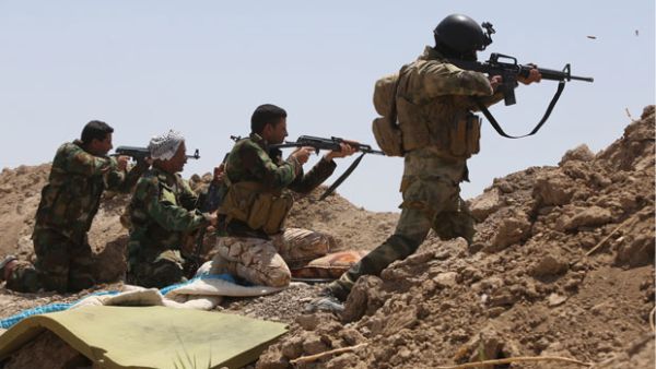 Iraqi government forces alongside Shiite militias on Friday pushed back a Daesh attack on a town in Anbar province.  (AFP/File)