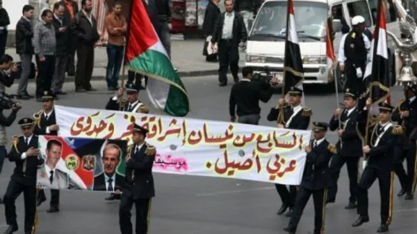 باريس تعترف بـ "الوطني" 