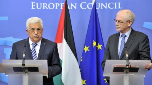 BELGIUM, Brussels : EU Council president Herman Van Rompuy and Palestinian President Mahmud Abbas make a statement on October 23, 2013 after their working session at the EU Headquarters in Brussels. [AFP]
