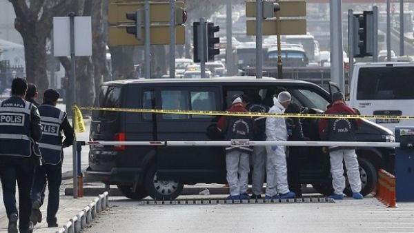 تفجير سيارة ملغومة في أنقرة أسفرت عن سقوط 28 قتيلا