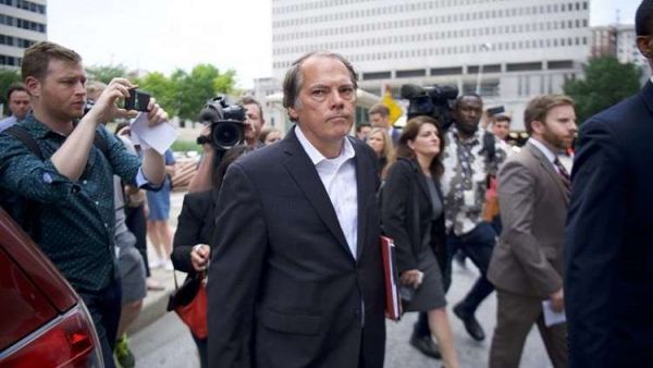  الموظف السابق في مجلس الشيوخ الأمريكي جيمس وولف