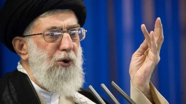 مرشد الثورة الإيرانية على خامنئي