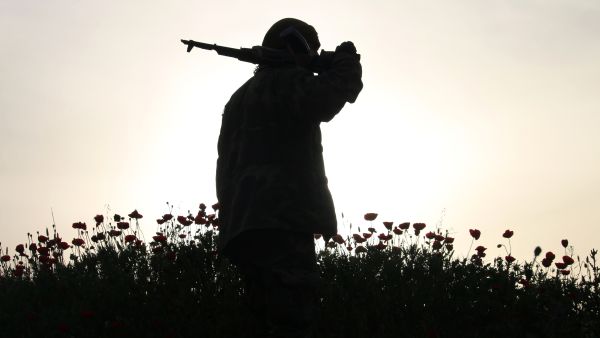 في منتصف عام 2014، غادرت أغلب البعثات الدبلوماسية ليبيا، إثر اندلاع معارك عنيفة للسيطرة على مطار طرابلس