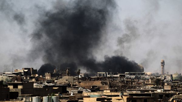 Smoke Billows in Old City of Mosul (AFP) 