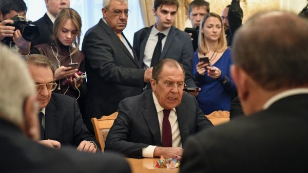 Russian Foreign Minister Sergei Lavrov (C) meets with representatives of Syria's political opposition in Moscow on January 27, 2017. (AFP/Alexander Nemenov) Russian Foreign Minister Sergei Lavrov (C) meets with representatives of Syria's political opposition in Moscow on January 27, 2017. (AFP/Alexander Nemenov)