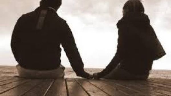 فصل طالبة قبلت زميلها فصل طالبة قبلت زميلها