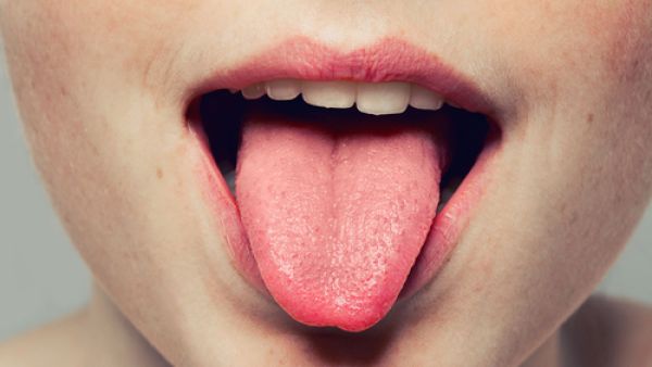 إن لون اللسان له أهمية كبيرة في الكشف عن الأمراض التي تصيب الإنسان