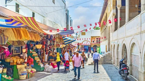 A few weeks before the month of Ramadan, a new report has shown a 11.5% rise in vegetable prices, 13.6% in edible oils, 5.8% in fish, 2.4% in milk, cheese and eggs prices, and 3.6% increase in meat prices. (Shutterstock) 