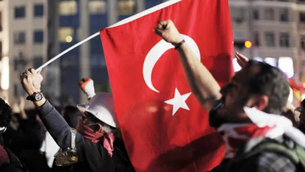 للمصالحة بين البلدين اللذين كانا حليفين إقليميين نتائج اقتصادية مهمة