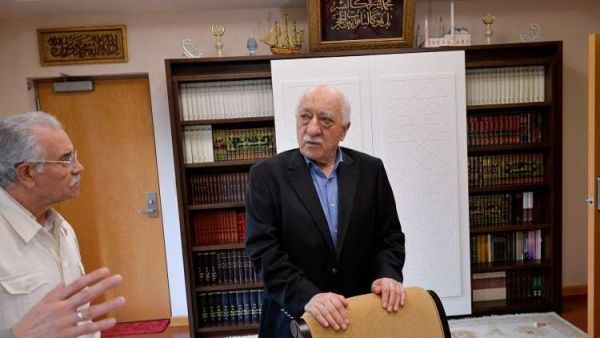 رجل الدين البارز فتح الله غولن المقيم في الولايات المتحدة