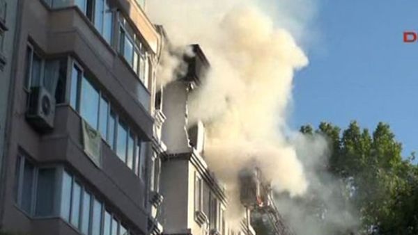 An explosion occurred in an unoccupied apartment in Istanbul's Cihangir neighborhood on June 12, 2016. (Twitter/CNN Turk)