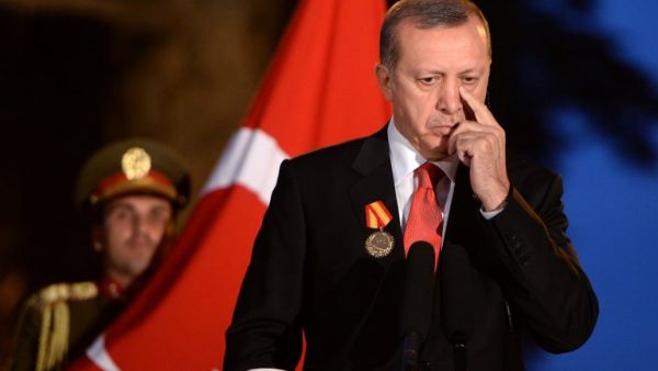 غولن: أردوغان ينفذ انقلابا ضد الدستور
