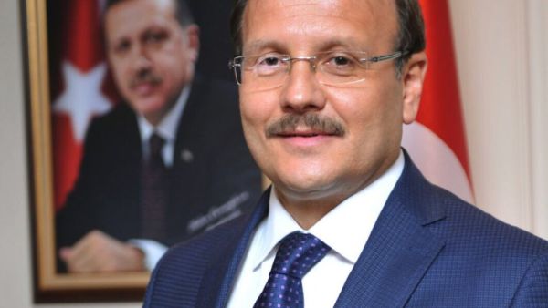 Deputy Premier Hakan Cavusoglu said Turkey is ready to send food aids to Palestinians in Gaza. (Twitter)