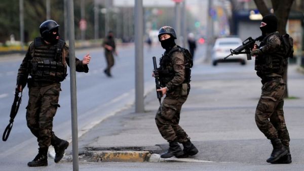 Turkish special forces take position near the police headquarters in Istanbul. (AFP/File)