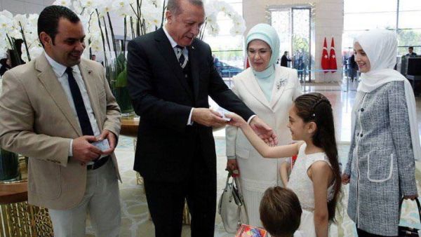 Bana al-Abed receiving her Turkish citizenship from President Recep Tayyip Erdogan. (Twitter)