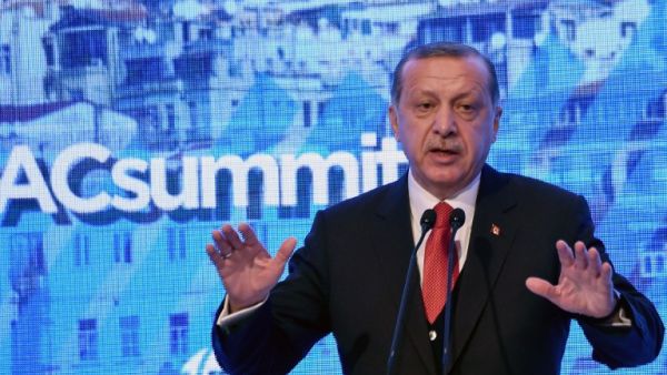 Turkish President Recep Tayyip Erdogan gestures as he gives a speech on April 28, 2017 during the Atlantic Council summit in Istanbul. (AFP/Ozan Kose)