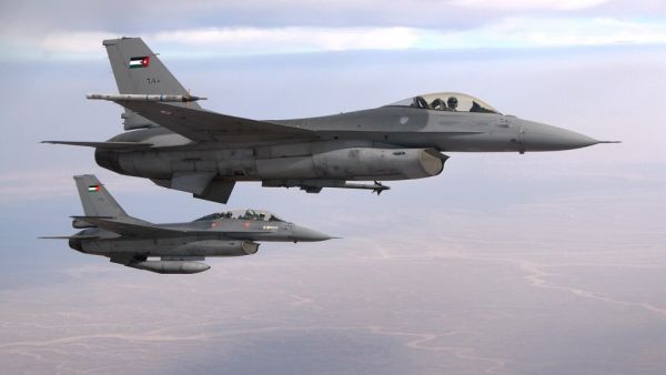 Two F-16 Royal Jordanian Air Force jets. (Photo: Wikimedia Commons)