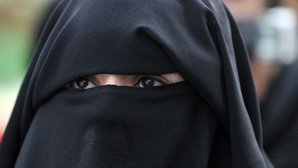 A woman wearing the Burqa (AFP/Frank Perry)
