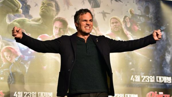 Mark Ruffalo poses for a photo session during a press conference to promote Marvel's "Avengers /AFP