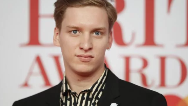 Singer-songwriter George Ezra says that he found it hard to adjust to being famous. /AFP