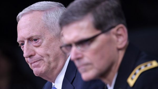 US Secretary of Defense James Mattis (L) and US Central Command Commander Joseph Votel take part in a briefing at the Pentagon in Washington, DC on April 11, 2017. (AFP/Mandel Ngan)