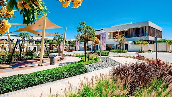 Aldar is offering customers the opportunity to incorporate a number of smart technology options into their homes which focus on safety & security, cost saving, sustainability and lifestyle & convenience. 