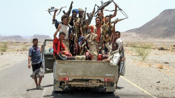 Yemeni fighters loyal to the Saudi-backed Yemeni government near Hodeidah. (AFP/ File Photo)
