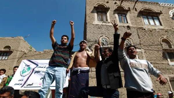 قتلى مدنيون بقصف حوثي على سوق شعبي بتعز
