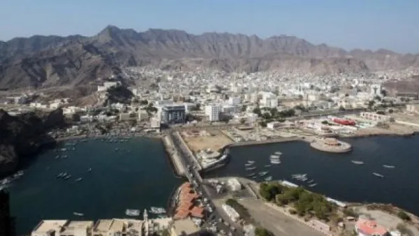 استهداف جديد لمدمرة أميركية بصواريخ قبالة سواحل اليمن
