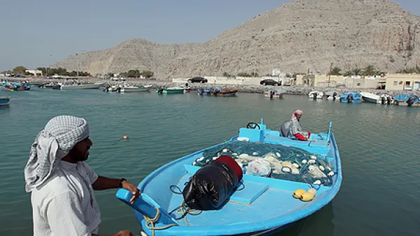  "اعصار قوي" يتجه نحو سلطنة عمان واليمن 