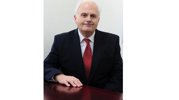 الدكتور نيكولاس ريس, نائب مدير الجامعة