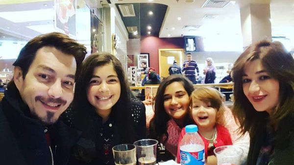 أحمد زاهر وعائلته (Instagram)