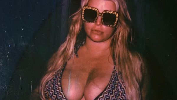 She's ready to welcome here third child any day now (Source: jessicasimpsion / Instagram) 